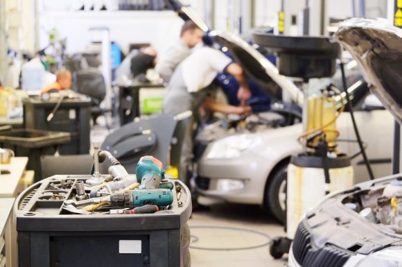 Professionnel pour le remplacement d'amortisseurs avant de voiture Pontchâteau 